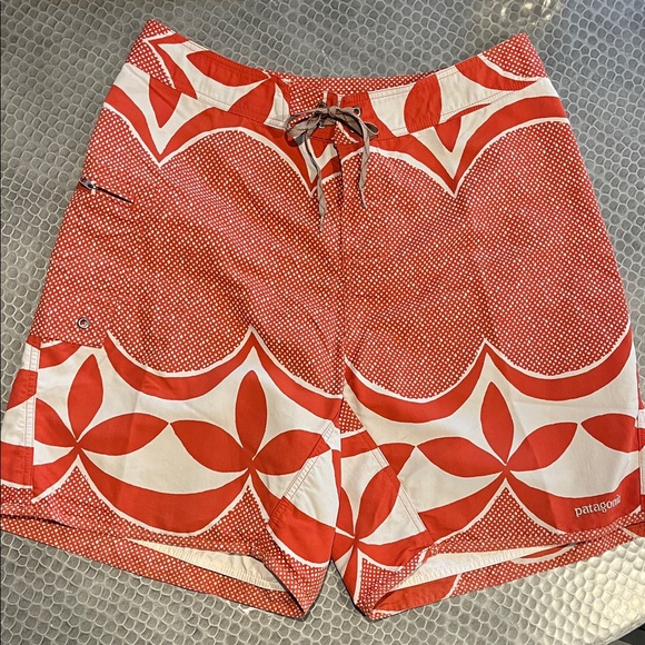 Patagonia Other - Mens PATAGONIA Board shorts size 32-33